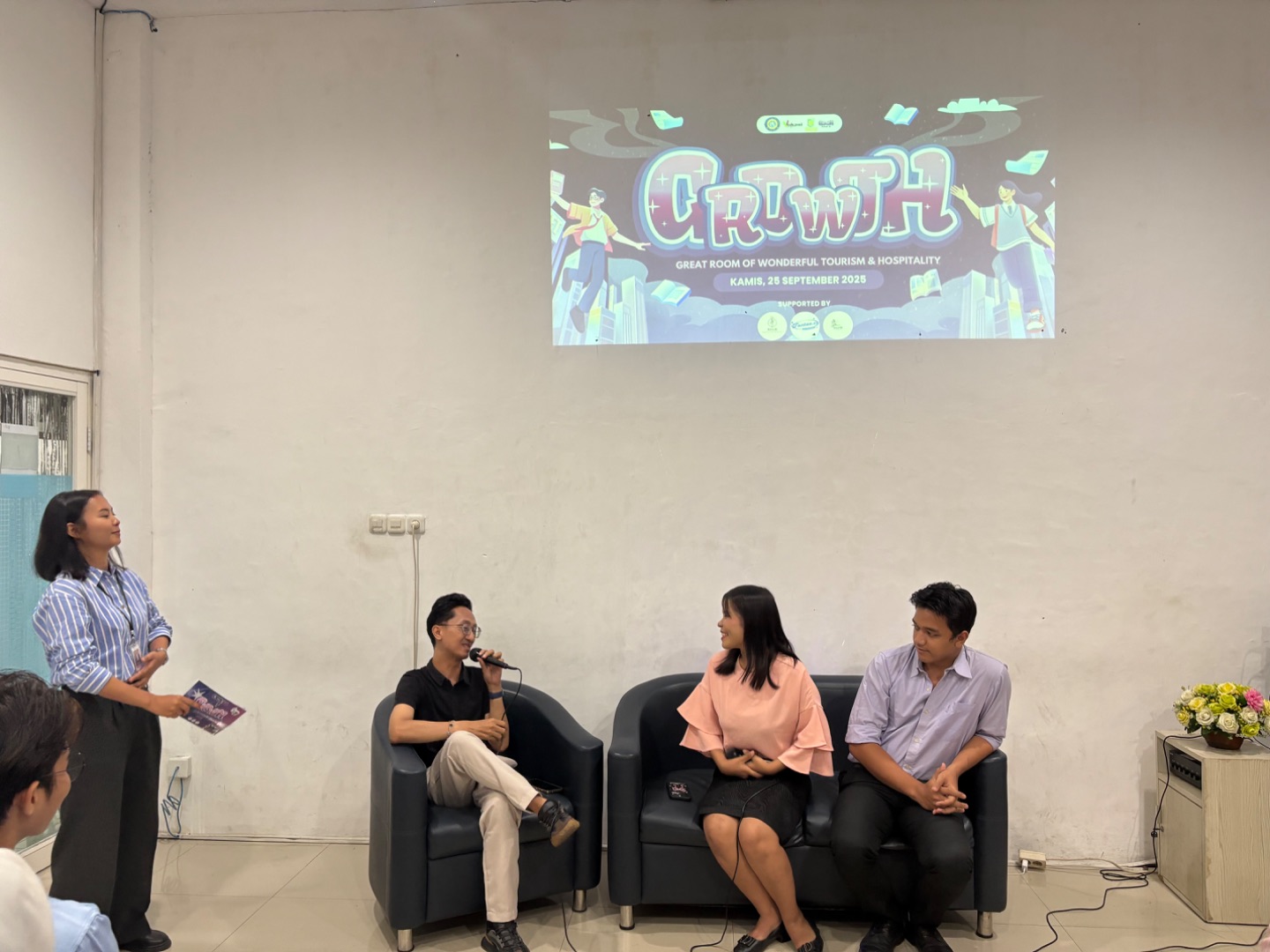 Menggali Potensi Mahasiswa Perhotelan melalui GROWTH: Refleksi Pengalaman PKL