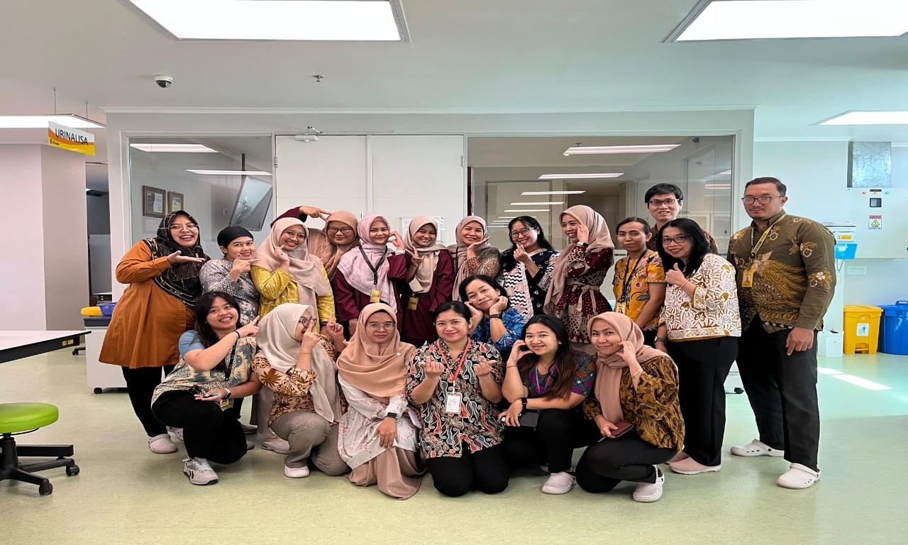 Mengenal Lebih Dekat Laboratorium Klinik Prodia: Catatan Perjalanan Magang Mahasiswa TLM