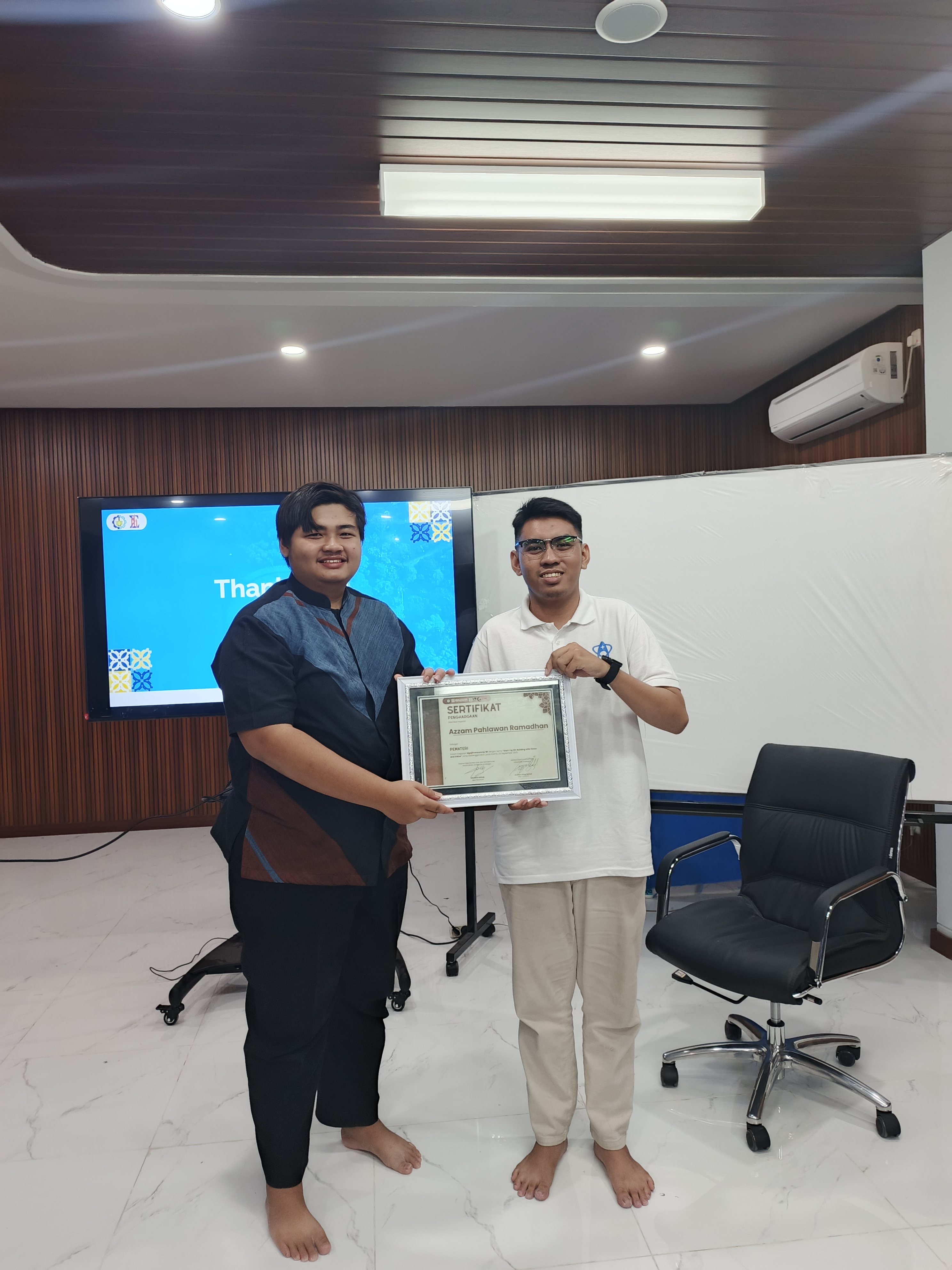 Penyerahan Sertifikat NgajiPreneurship